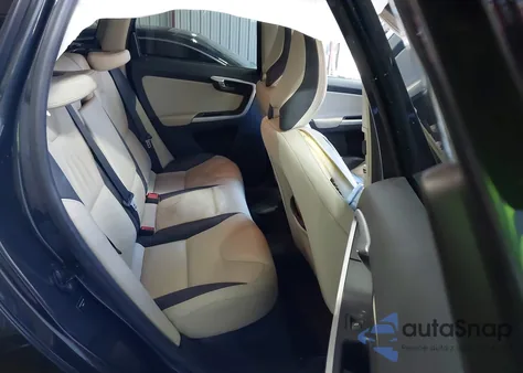 2011 Volvo Xc60 T6/T6 R-Design из США, поврежденный, VIN YV4902DZXB2223596